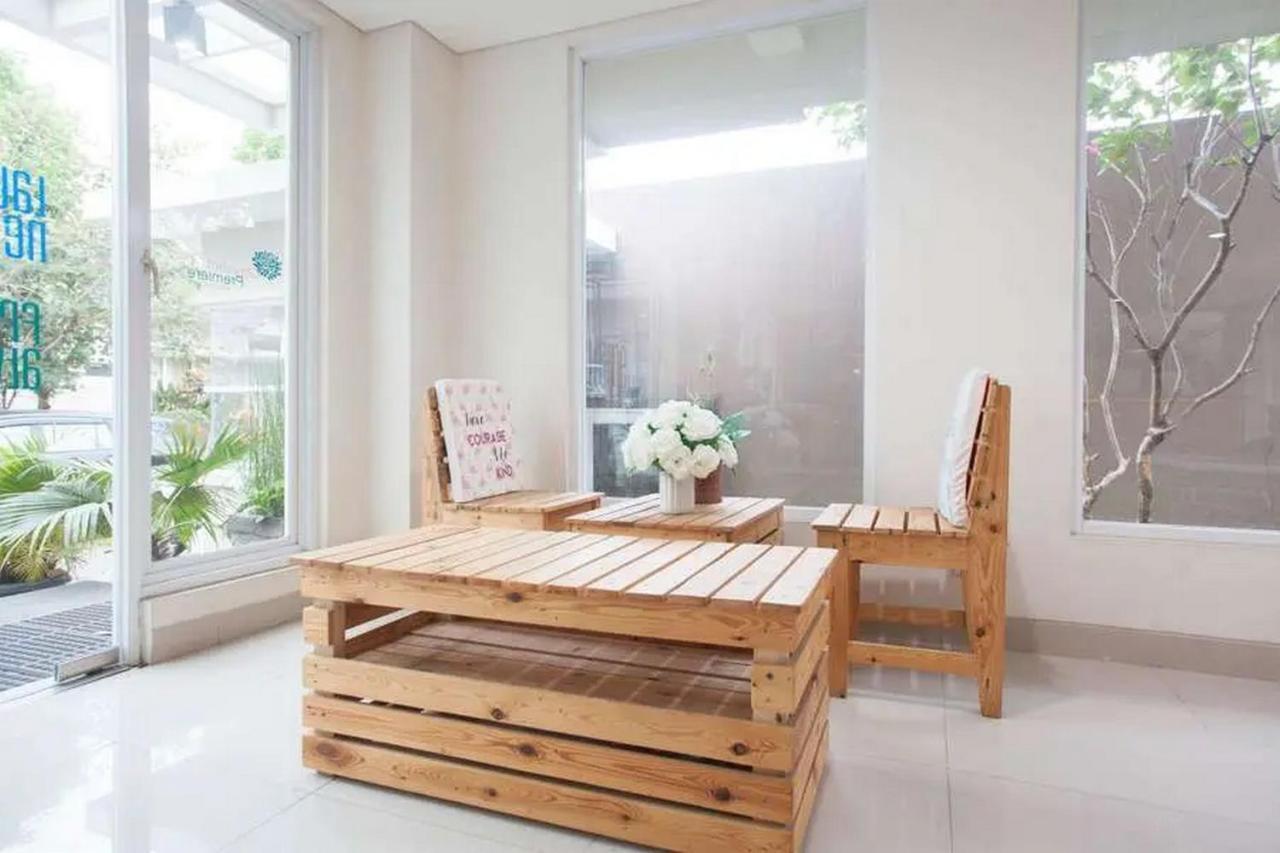 Reddoorz Plus At Riverside Malang Exteriör bild
