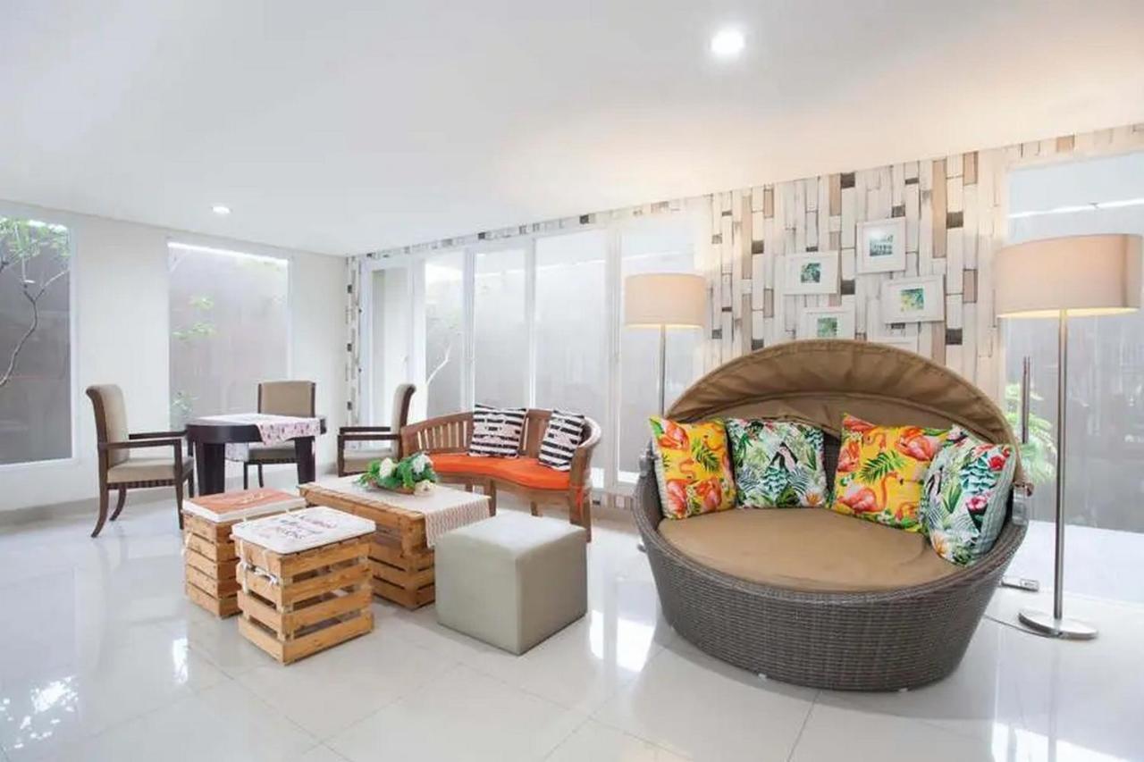 Reddoorz Plus At Riverside Malang Exteriör bild