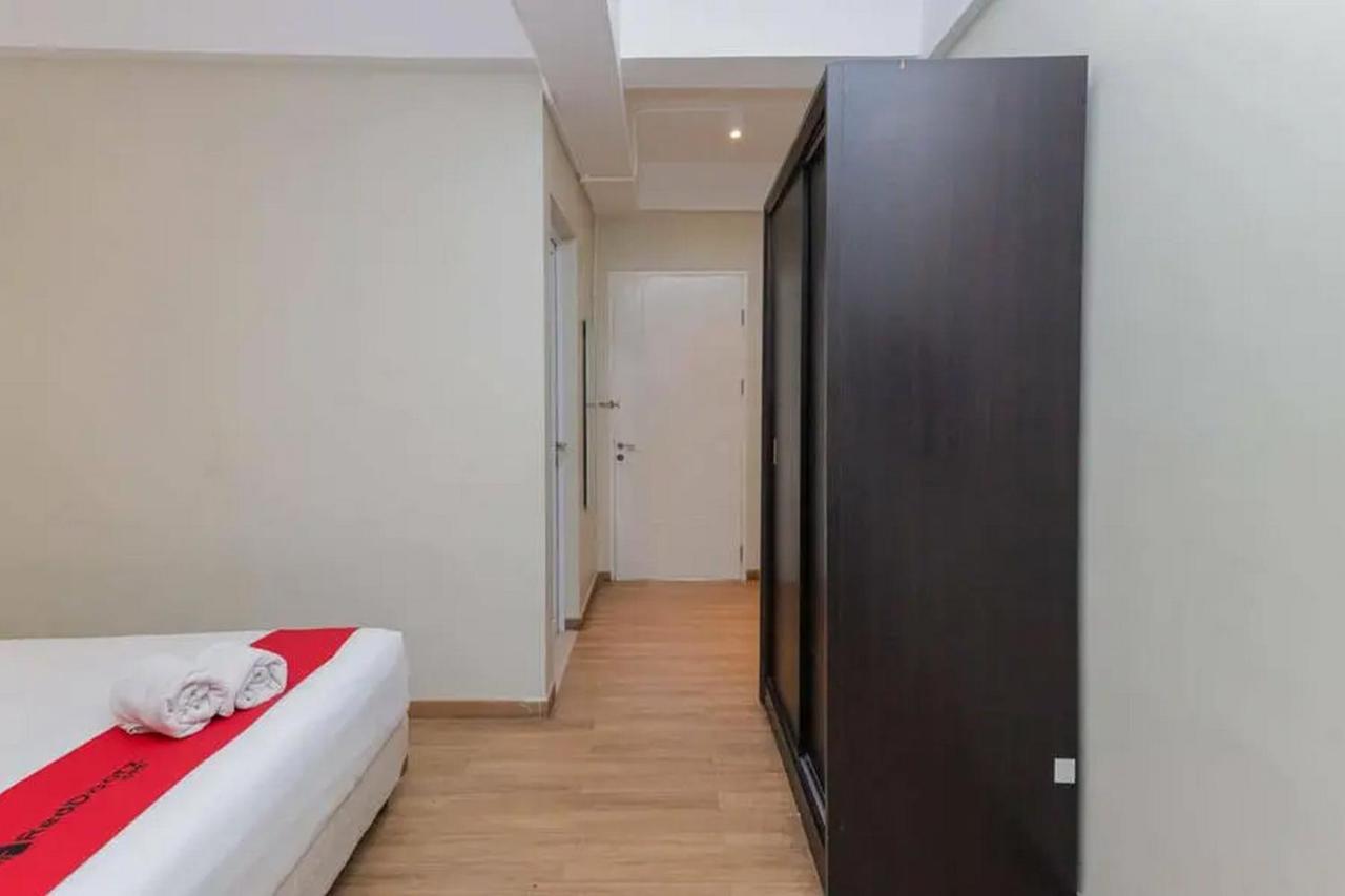 Reddoorz Plus At Riverside Malang Exteriör bild