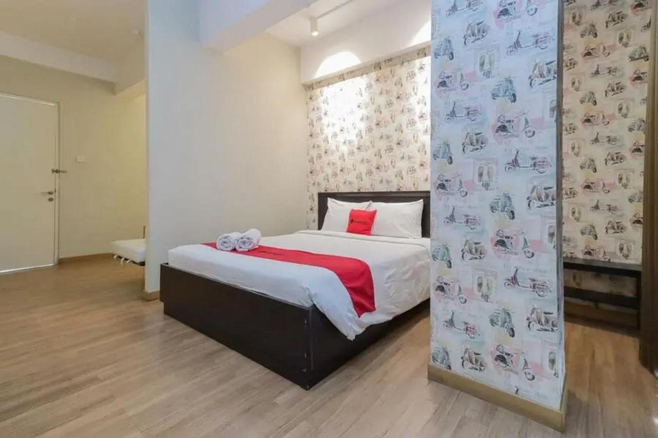 Reddoorz Plus At Riverside Malang Exteriör bild